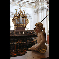St. Florian, Stiftskirche, Blick von der rechten Chororgelempore zur linke Chororgel