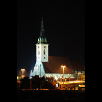 Bratislava (Pressburg), Dóm sv. Martina (Dom St. Martin), Außenansicht des Doms bei Nacht