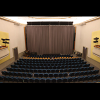 Berlin, Kino Babylon, Blick von der mittleren Galerie in den Saal