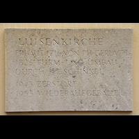Berlin, Luisenkirche, Gedenkstein zur Erbauung und zum Wiederaufbau nach dem Krieg