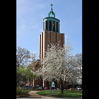 Berlin, Martin-Luther-Gedchtniskirche, Ansicht von der Kaiserstrae von Norden