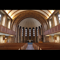 Berlin, Martin-Luther-Gedchtniskirche, Innenraum in Richtung Chor