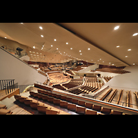 Berlin, Philharmonie, Blick vom Block C links in den Saal