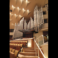 Berlin, Philharmonie, Blick vom Block E rechts auf die Orgel