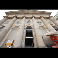 Berlin, St. Hedwigs-Kathedrale, Baustelle 2024 - Fassade perspektivisch