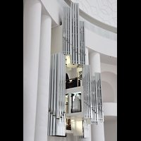 Berlin, St. Hedwigs-Kathedrale, Baustelle 2024 - Orgel im Aufbau, seitlich