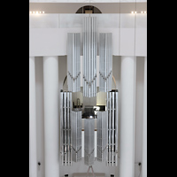 Berlin, St. Hedwigs-Kathedrale, Baustelle 2024 - Blick vom Kuppelumgang auf die Orgel im Aufbau