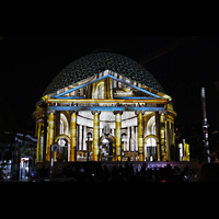 Berlin, St. Hedwigs-Kathedrale, Festival of Lights 2024 - Angestrahlte St. Hedwigs-Kathedrale ('Rntgenblick')