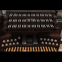 Berlin, St. Hedwigs-Kathedrale, Manuale, Pedal und Pistons