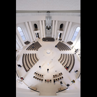 Berlin, St. Hedwigs-Kathedrale, Blick vom Kuppelumgang in die Kathedrale in Richtung Orgel