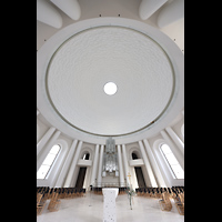 Berlin, St. Hedwigs-Kathedrale, Blick vom Bischofssitz zur Orgel und in die Kuppel