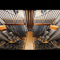 Berlin, St. Hedwigs-Kathedrale, Pfeifen im Hauptwerk: vorne Trompeten 16-8-4, oben Kornett hochgebnkt