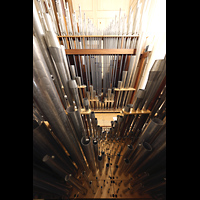 Berlin, St. Hedwigs-Kathedrale, Pfeifen im Schwellwerk