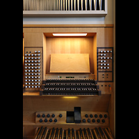 Berlin, Universitt der Knste (UDK), Hauptspieltisch der groen Orgel in der Aula