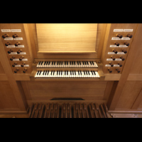 Berlin, Universitt der Knste (UDK), Spieltisch der Rowan West-Orgel von oben