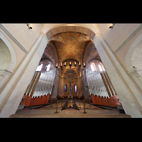 Braunschweig, Dom St. Blasii, Chororgel mit siebenarmigem Leuchter perspektivisch