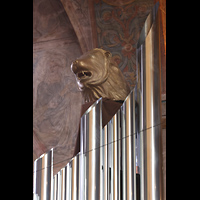 Braunschweig, Dom St. Blasii, Lwe auf dem Proepskt der Nord-Chororgel (brllt bei Registerzug 'Leo' ;-)