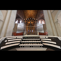 Braunschweig, Dom St. Blasii, Zentralspieltisch und Chororgel perspektivisch