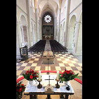 Braunschweig, Dom St. Blasii, Blick von der Vierung ber den Altar zur Hauptorgel
