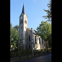 Glienicke / Nordbahn, Dorfkirche, Ansicht von Sdwesten von der Hauptstrae