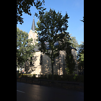 Glienicke / Nordbahn, Dorfkirche, Ansicht von Sdosten von der Hauptstrae