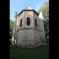 Glienicke / Nordbahn, Dorfkirche, Chor von auen