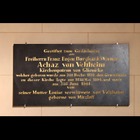 Glienicke / Nordbahn, Dorfkirche, Stifterschild an der Kirchenwand