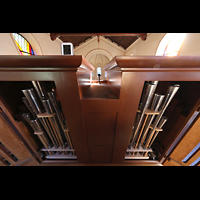 Glienicke / Nordbahn, Dorfkirche, Geffnetes Rckpositiv - vorne die Pfeifen der Schalmei