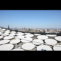 Hamburg, Elbphilharmonie, Groer Saal, Blick von der Dachterrasse auf die Trme der Hauptkirchen und iauf die HafenCity