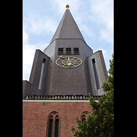 Hamburg, Hauptkirche St. Jacobi, Moderner Turmhelm, der 1963 nach Bombenschden 1944 auf die wiederaufgebaute Kirche gesetzt wurde