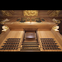 Hamburg, Hauptkirche St. Jacobi, Spieltisch mit Blick nach oben auf die Brustwerk-Verblendung