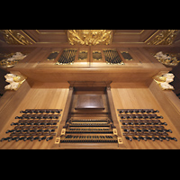 Hamburg, Hauptkirche St. Jacobi, Spieltisch mit Blick nach oben auf die Brustwerk-Verblendung