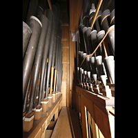 Hamburg, Hauptkirche St. Jacobi, Zungenpfeifen im Pedal - links die becher der Posaune 32'