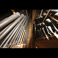 Hamburg, Hauptkirche St. Jacobi, Zungenpfeifen im Pedal - links die becher der Posaune 32'