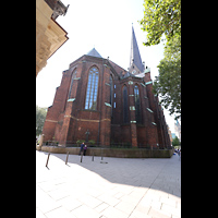Hamburg, Hauptkirche St. Petri, Ansicht von Nordosten von Bei der Petrikirche