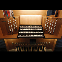 Hamburg, Hauptkirche St. Petri, Spieltisch (beleuchtet) von oben