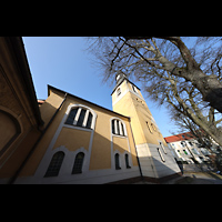 Hohen Neuendorf, Dorfkirche, Seitlicher Blick von Sden