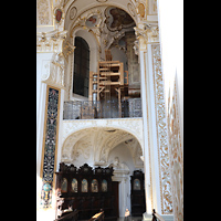 Kempten, Basilika St. Lorenz, Blick vom Altarraum zur Balganlage d. Laurentiusorgel und z. Chorgesthl