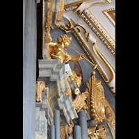 Kempten, Basilika St. Lorenz, Figurenschkmuck am Hauptorgelprospekt
