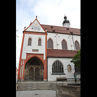 Landsberg am Lech, Stadtpfarrkirche Mari Himmelfahrt, Hauptportal und sdliches Seitenschiff