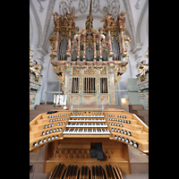 Landsberg am Lech, Stadtpfarrkirche Mari Himmelfahrt, Spieltisch und Orgel