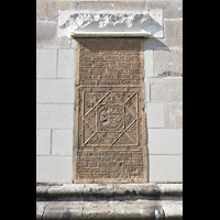 Niederaltaich, Benediktinerabtei, Basilika St. Mauritius, Grundsteinlegungsinschrift der Fassade von 1514 mit astrologischem Rat