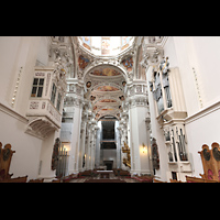 Blick vom Chorraum ins Hauptschiff zur ausgebauten Hauptorgel (Baustelle 2024) Passau, Dom St. Stephan, Blick vom Chorraum ins Hauptschiff zur ausgebauten Hauptorgel (Baustelle 2024)