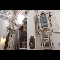 Chororgel und neue nördliche Balkonorgel (Hochdruckwerk im Schweller) Passau, Dom St. Stephan, Chororgel und neue nördliche Balkonorgel (Hochdruckwerk im Schweller)