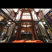 20 Tonnen-Stahlgerüst im Aufbau hinter dem Hauptorgelgehäuse (2025) Passau, Dom St. Stephan, 20 Tonnen-Stahlgerüst im Aufbau hinter dem Hauptorgelgehäuse (2025)