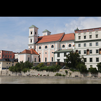 Passau, Studienkirche St. Michael (ehem. Jesuitenkirche), Ansicht vom Inn aus