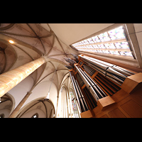 Rheine, St. Dionysius, Perspektivischer Blick auf Orgelprospekt ins Chorgewlbe