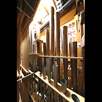 Rheine, St. Dionysius, Kleinpedal-Pfeifen, vorne: Zungen, rechts: Abstrakten zum Hauptwerk u. Positiv