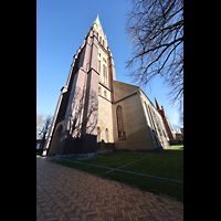 Schleswig, Dom St. Petri, Blick von S�dwesten auf den Turm und das s�dliche Seitenschiff