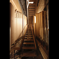 Schleswig, Dom St. Petri, Pfeifen des Untersatz 32' (links) und Becher der Posaune 32' (rechts)